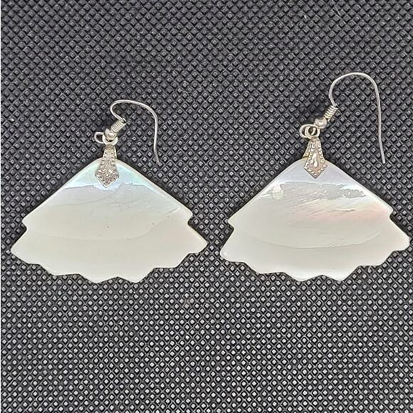 Vintage 80s Sterling Silver Mother  Pearl Fan Earrings Boho Chic Statement - Picture 3 of 6